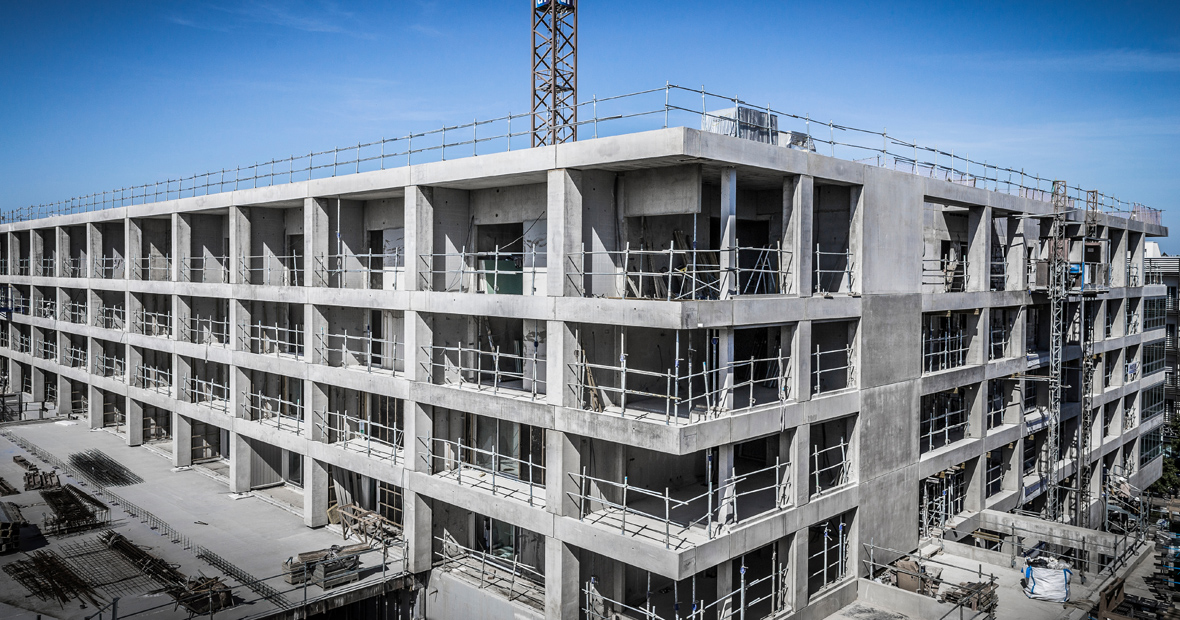 Partez à la découverte du monde du BTP, et explorez comment les bâtiments sont construits! Apprenez à connaître les différentes étapes de la construction,